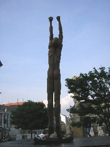 Veřejná poprava na Zelném trhu Brno 2004 - Pocta upáleným a sebeobětovaným - 