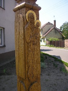 Kříž s madonou Vracov