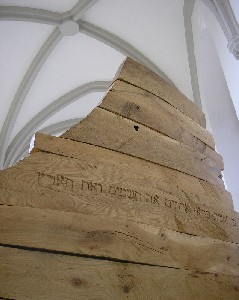 Brno Komárov -  retabulum - Starý a Nový zákon - dub, 340cm, 2004
